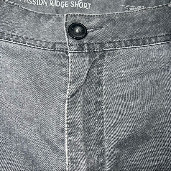 Toad & Co Mission Ridge Short size 36 10.5 inches Grey - Picture 7 of 11